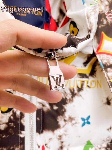 ダウンジャケットLOUIS VUITTONブランド コピー 安心旬デザイン 毎年大人気商品 海外大人気 1
