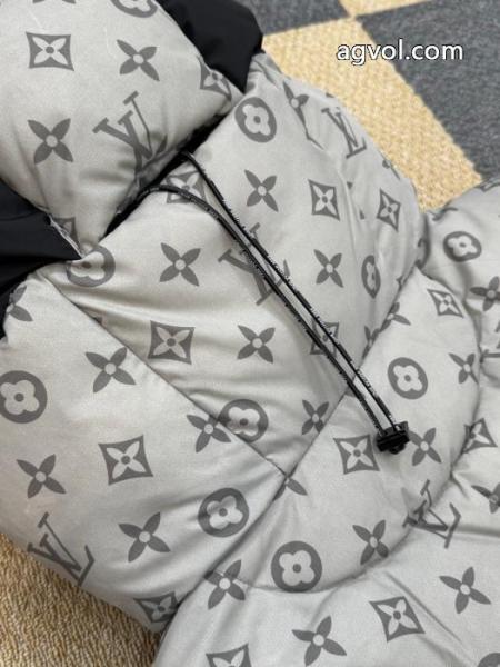 オススメ新作商品 TOPセラー賞 今っぽいトレンドコピー 商品 ブランドダウンジャケットLOUIS VUITTON.. 6 