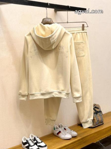 LOUIS VUITTON偽物 ブランドセット期間限定 人気売れ筋商品 シンプルなデザイン 1
