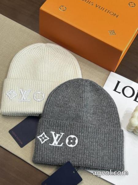 2026スーパーコピーLOUIS VUITTONずっと人気♪ 数量限定特価 セレブ愛用26新作マフラー.. 3
