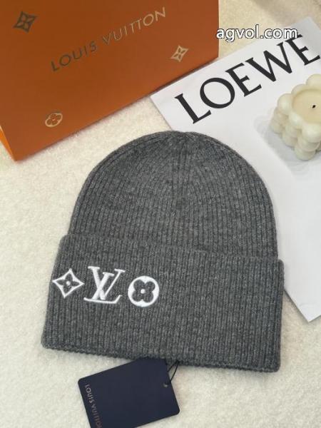 2026スーパーコピーLOUIS VUITTONずっと人気♪ 数量限定特価 セレブ愛用26新作マフラー.. 5