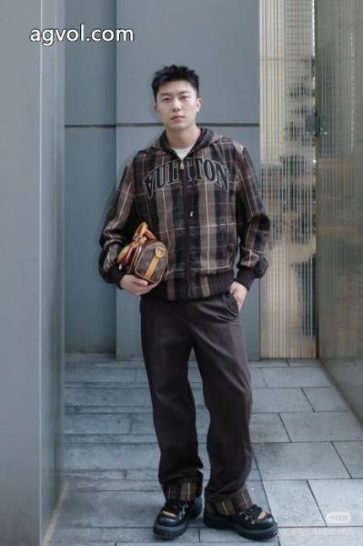 コートLOUIS VUITTON雑誌掲載 ライフスタイル 最旬トレンド偽物 ブランド 5