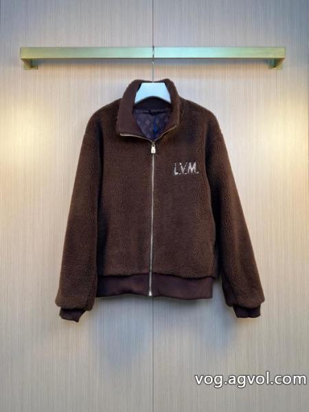 コートLOUIS VUITTONロゴが素敵 デザイン性の高い 品質保証豊富なコピー 商品 販売 0