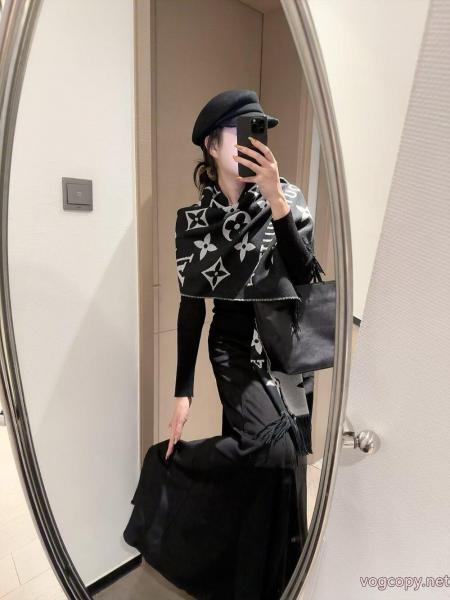 2026新年度人気入荷 お目立ち度の高い新品 世界中で爆発的人気ルイ ヴィトンブランド コピー 販売マフラー. 0