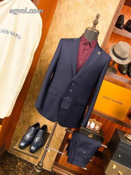 タイムセール開催中! 限定セール大人気 VIP価格 海外発コピー 品 ブランドルイ ヴィトンスーツ.. 1