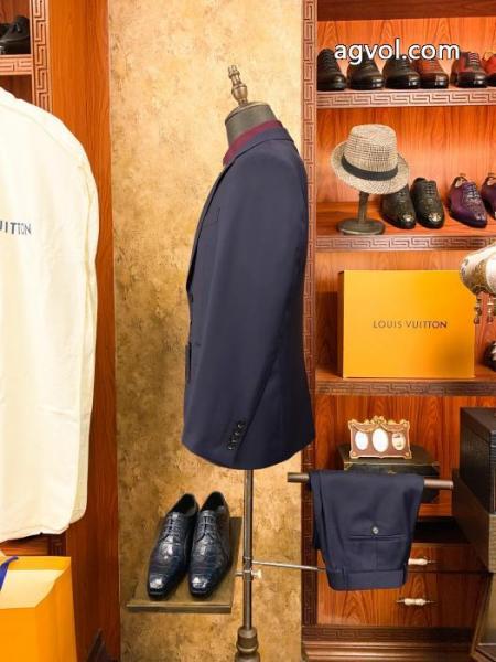 タイムセール開催中! 限定セール大人気 VIP価格 海外発コピー 品 ブランドルイ ヴィトンスーツ.. 2