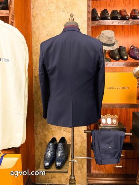 タイムセール開催中! 限定セール大人気 VIP価格 海外発コピー 品 ブランドルイ ヴィトンスーツ.. 3