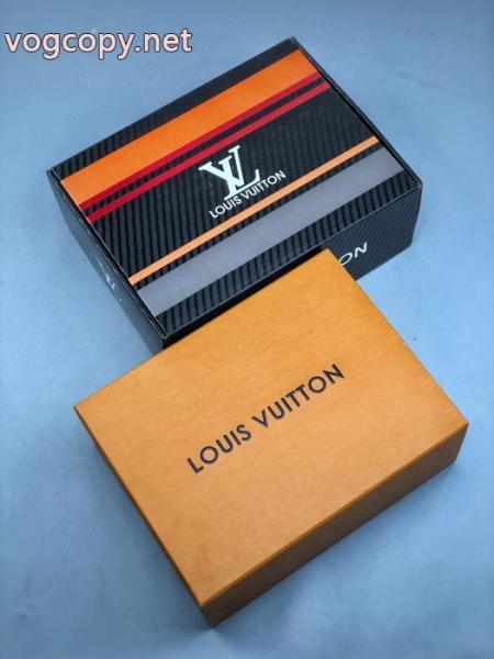 偽 ブランド スニーカーLOUIS VUITTON2026-2026年モデル入荷 毎年大人気商品 高級感に溢れ.. 2