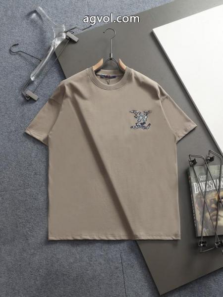 超大特価 2026年の秋冬に着たい 高級感の漂う逸品LOUIS VUITTONTシャツコピー ブランド 5 