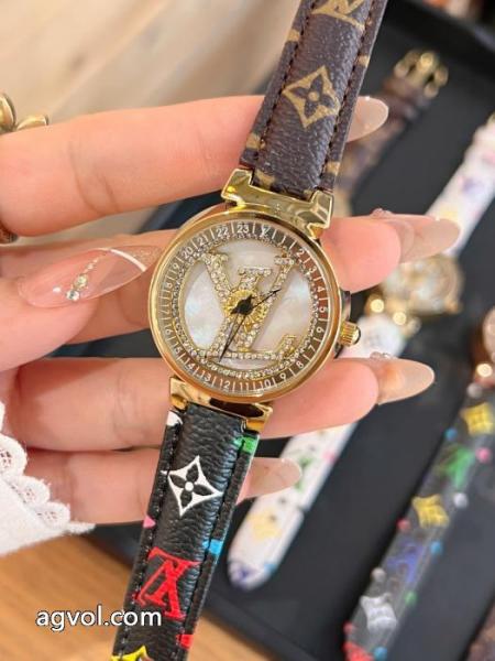 スーパー コピー ブランドLOUIS VUITTONセール中 2026冬更新人気商品 万能アイテム 腕時計.. 1