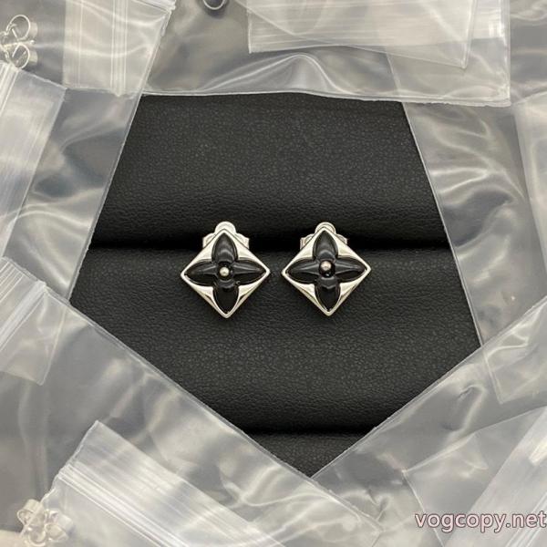 2026秋冬の必須アイテム とってもお洒落 安定した質感偽物 ブランド 販売    アクセサリーLOUIS VUITTON.. 0 