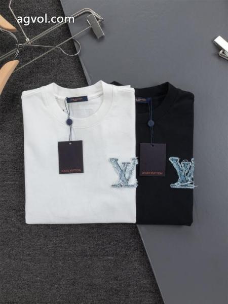 LOUIS VUITTON海外限定 お洒落な印象に SS26限定版ブランド コピーTシャツ 2