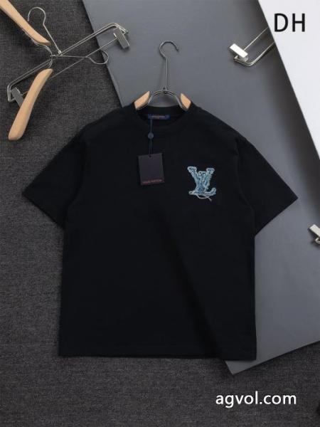 LOUIS VUITTON海外限定 お洒落な印象に SS26限定版ブランド コピーTシャツ 3