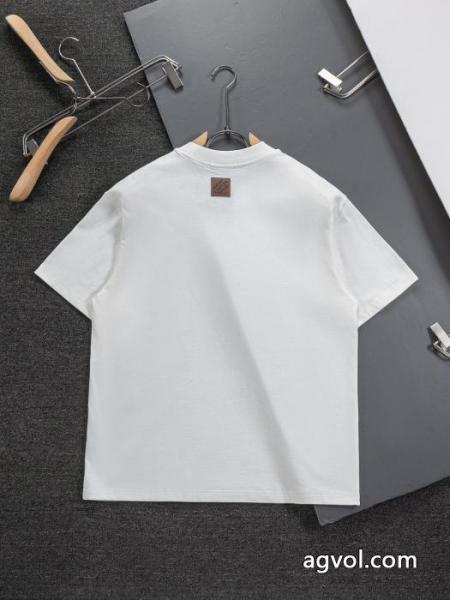 ブランド コピー 品即発&お取寄せ 最高な材料 シックでお洒落なLOUIS VUITTON半袖Tシャツ 5