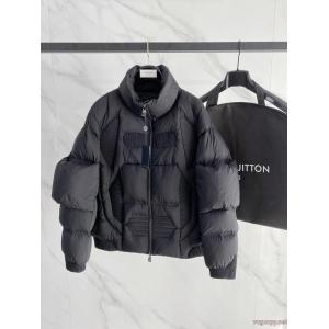 今旬のシルエットバランス VIP 先行セール2026年冬 おしゃれの幅が広がりLOUIS VUITTONブランド 偽物 通販    ダウンジャケット.