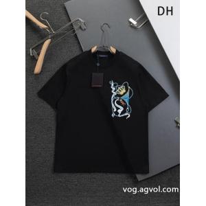 ブランド コピー 品即発＆お取寄せ 最高な材料 シックでお洒落なLOUIS VUITTON半袖Tシャツ