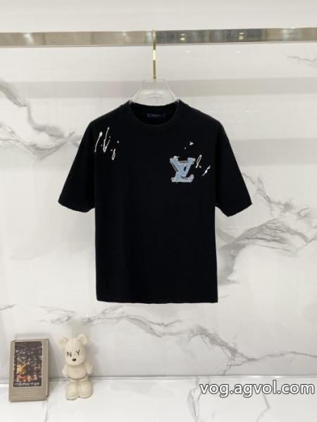 オトナの余裕 2026年秋冬コレクション 耐久性に優れLOUIS VUITTONTシャツスーパーコピー2026 0