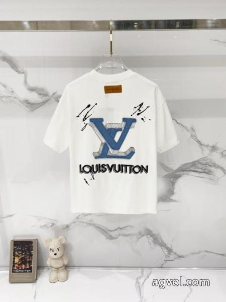 オトナの余裕 2026年秋冬コレクション 耐久性に優れLOUIS VUITTONTシャツスーパーコピー2026 3