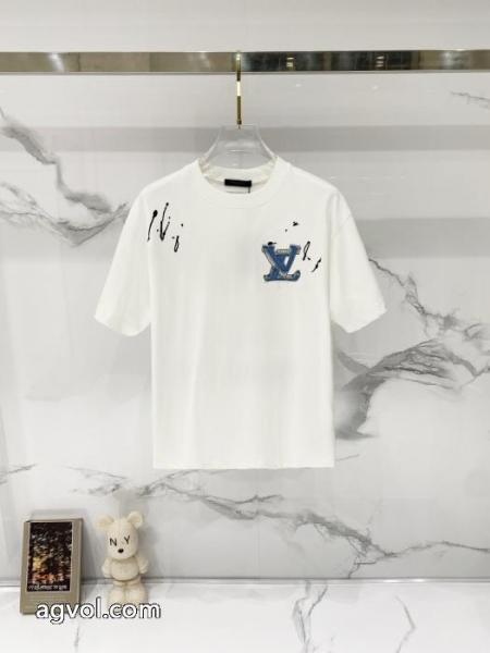 オトナの余裕 2026年秋冬コレクション 耐久性に優れLOUIS VUITTONTシャツスーパーコピー2026 4