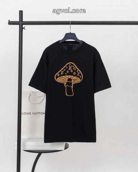 TシャツLOUIS VUITTON定番最新作 最新サイズで可愛い過ぎ 雑誌掲載ブランド 品 激安 通販 1