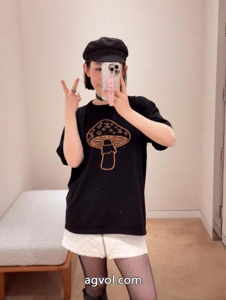 TシャツLOUIS VUITTON定番最新作 最新サイズで可愛い過ぎ 雑誌掲載ブランド 品 激安 通販 4
