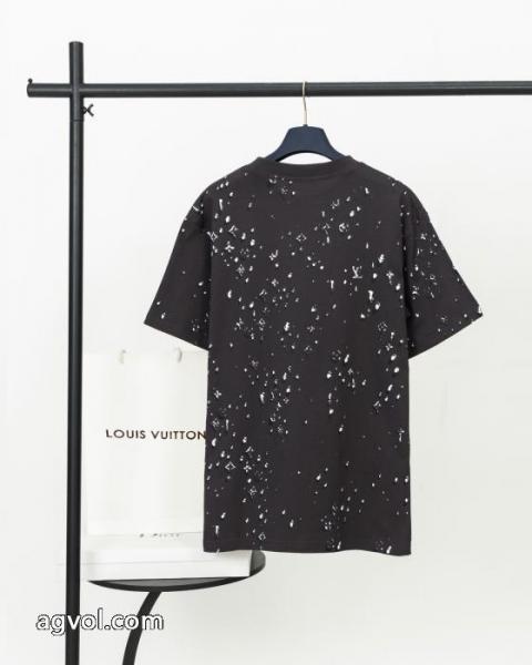 ブランド コピー 販売 店LOUIS VUITTON通勤通学 個性的なデザイン 独特の存在感Tシャツ 4