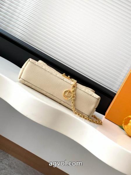 バッグ偽物 ブランド ショップルイ ヴィトン数量限定セール スタイルUPして着こなす 個性派 .. 2