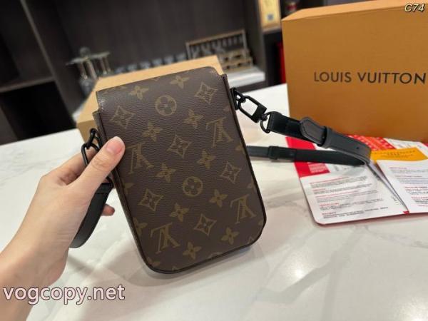 偽 ブランド LOUIS VUITTONファッショナブルなデザイン 低価 最新人気話題沸騰中バッグ 1