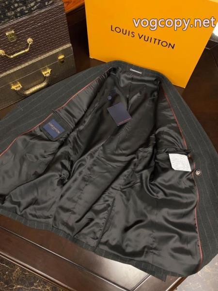 クリスマスプレゼントにも 不動の人気商品 指輪コピー ブランド 通販 スーツLOUIS VUITTON.. 5