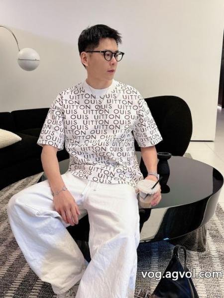 定番人気 新作限定 お買い得セールLOUIS VUITTON偽 ブランド サイト半袖Tシャツ 0