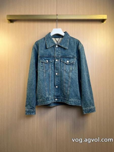 ブランド コピー 安心26秋冬の大人コーデ 上品上質 超人気最新作ジャケットLOUIS VUITTON 0