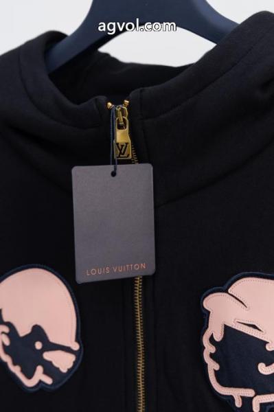 売れ筋! 世界中で爆発的人気 最前線2026LOUIS VUITTONコート偽物 ブランド 1