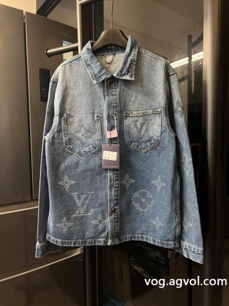 雑誌掲載人気アイテム 存在感を発揮する 最終価格偽 ブランド コートLOUIS VUITTON 0 