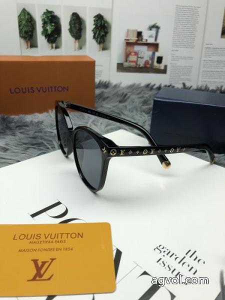ブランド コピー ショップ最新話題沸騰中 海外モデル 軽くて嬉しいLOUIS VUITTONサングラス 3