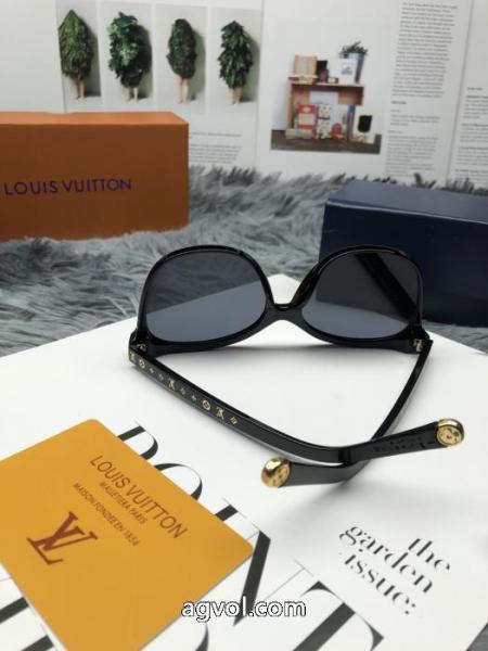 ブランド コピー ショップ最新話題沸騰中 海外モデル 軽くて嬉しいLOUIS VUITTONサングラス 1