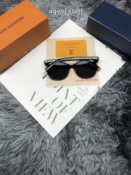 ブランド コピー ショップ最新話題沸騰中 海外モデル 軽くて嬉しいLOUIS VUITTONサングラス 2