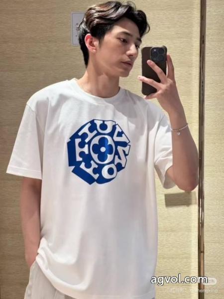 送料無料! 人気商品登場 映え度MAXLOUIS VUITTONコピー 品 ブランド半袖Tシャツ 3