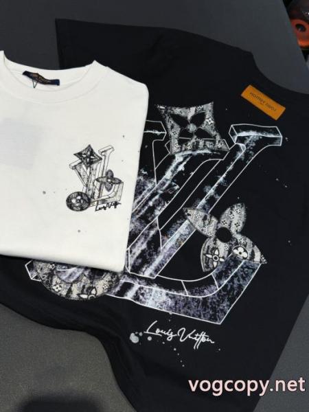 今年の大トレンド ファッション 人気 保温性の高いLOUIS VUITTONコピー 商品 販売半袖Tシャツ 2