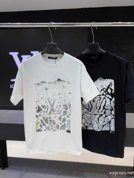 2026スーパーコピー2026新品入荷 有名人の愛用品 大幅値引きルイ ヴィトン半袖Tシャツ 0