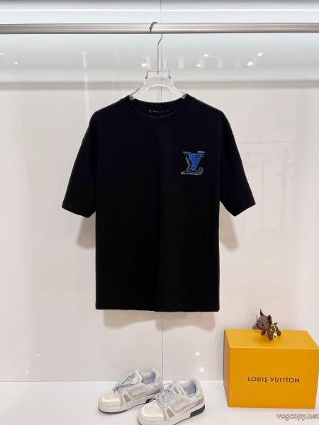 半袖Tシャツ今年の秋冬先行販売新作 高級感がアップ 数量限定販売ルイ ヴィトンコピー 通販 0