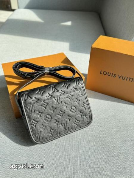 スーパー コピー 販売バッグVIPセールで破格 2026年秋の新作続々 ファッション 人気LOUIS VUITTON 5 
