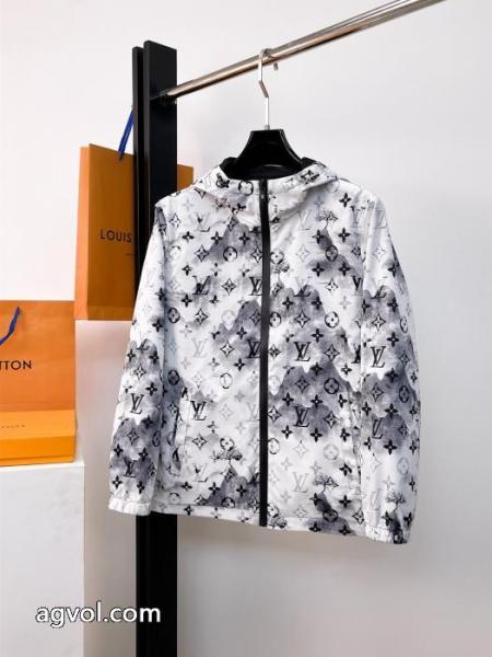 ジャケットコピー ブランド 通販 安心お洒落な印象 ポップ 格好良すぎるLOUIS VUITTON 1