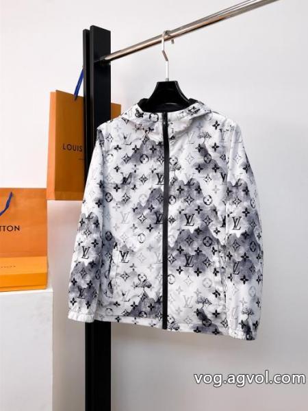 ジャケットコピー ブランド 通販 安心お洒落な印象 ポップ 格好良すぎるLOUIS VUITTON 0