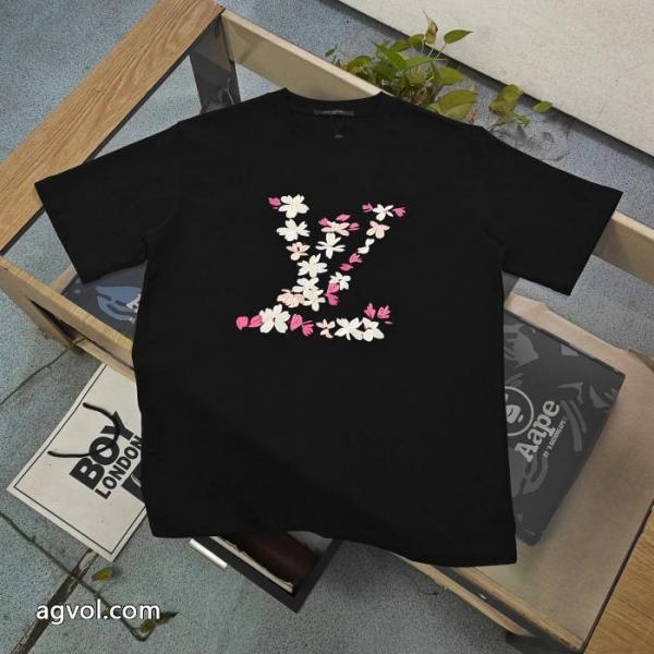 LOUIS VUITTONブランド コピー 専門店半袖Tシャツ優しいのに存在感 セールで格安 人気定番お買い得 2