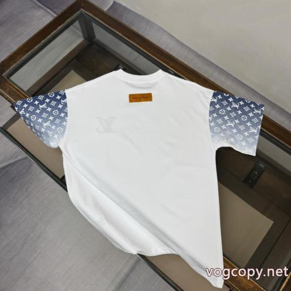 コピー ブランド 通販 安心完売必須 抜群の存在感 超軽量半袖TシャツLOUIS VUITTON 1