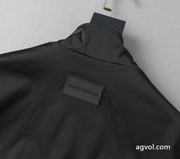 LOUIS VUITTONスーパー コピー 販売送料込み 希少品 2026-2026秋冬季超人気 ロゴがかっこいいコート.. 5 