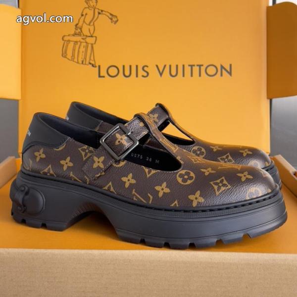 偽物 通販 サイトLOUIS VUITTON スニーカー有名な 期間限定セール デザイン性と機能性を備えている. 1
