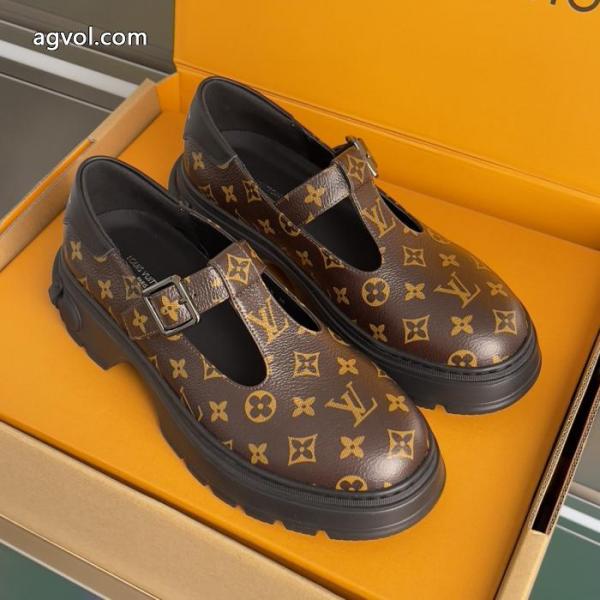 偽物 通販 サイトLOUIS VUITTON スニーカー有名な 期間限定セール デザイン性と機能性を備えている. 3