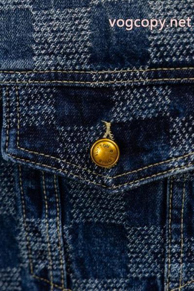 ついに登場 大人の品漂う 存在感のある ブランド 偽物 激安コートLOUIS VUITTON 3