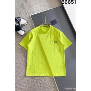 半袖Tシャツブランド コピーLOUIS VUITTON大注目 主役級アイテム 今一番熱い